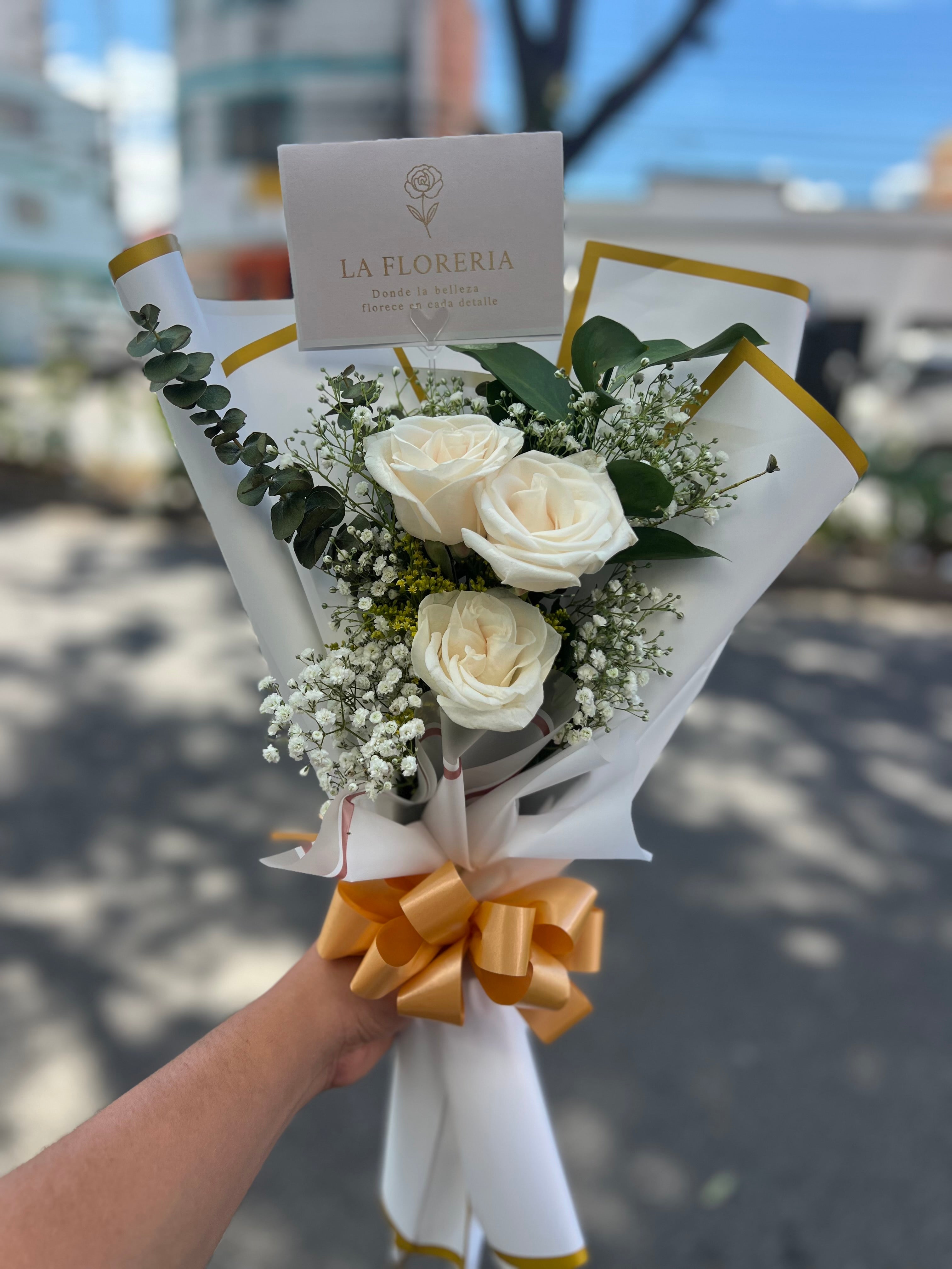 Bouquet de Rosas Blancas 🤍