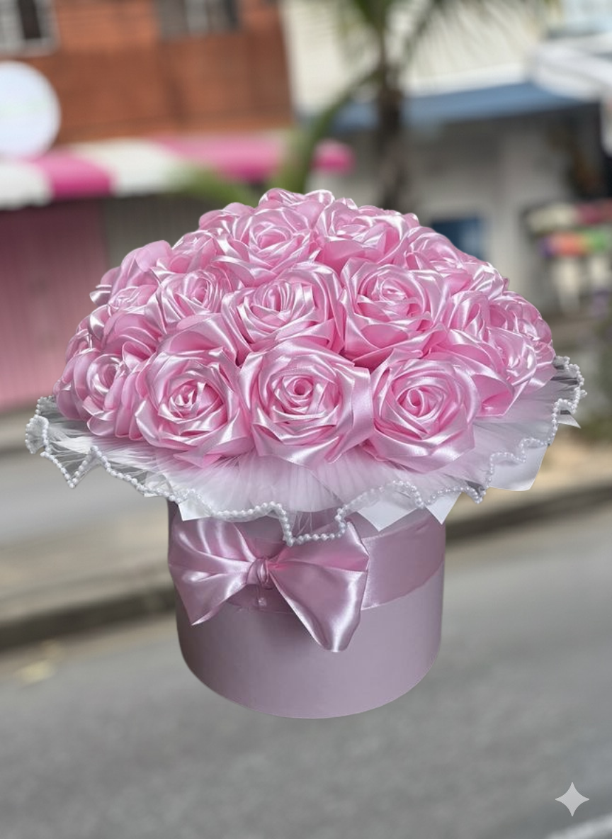 💖 Caja de Lujo con Rosas Eternas