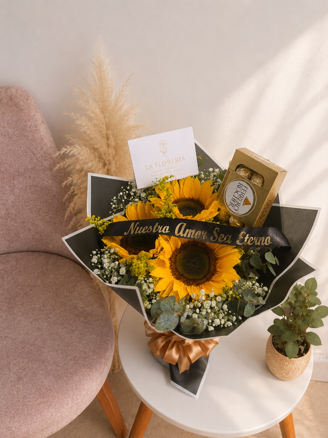 Amor Eterno en Cada Detalle 🌻🖤