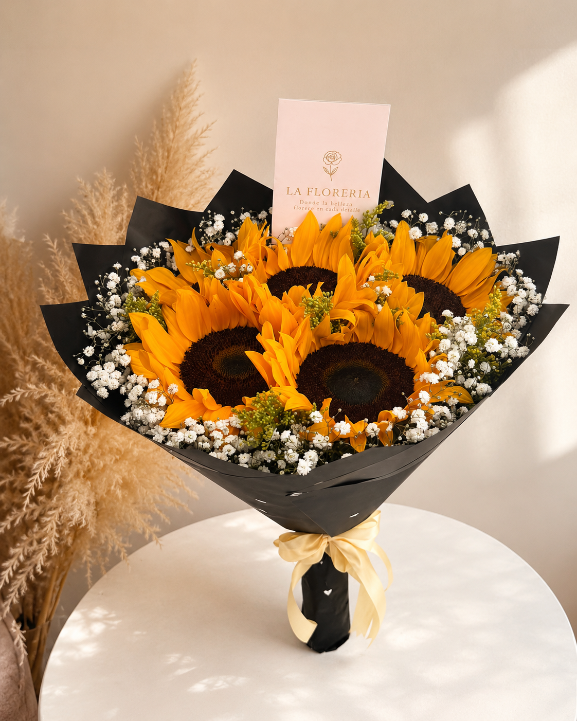 Girasoles y Encaje Negro 🖤